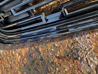 2025 LAND RANGE ROVER VELAR L560 2023-ON FRONT GRILLE N8A2-8200-CB Scratched