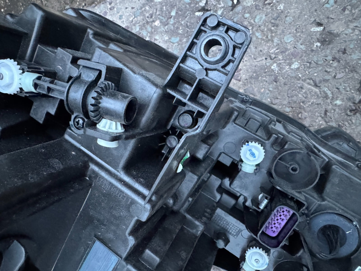 MG HS 2021-2024 RIGHT FULL LED SAIC LIGHT HEADLIGHT P/N 11162155 SCRATCHED