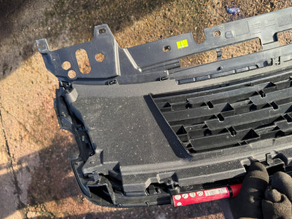 2025 LAND RANGE ROVER VELAR L560 2023-ON FRONT GRILLE N8A2-8200-CB Scratched