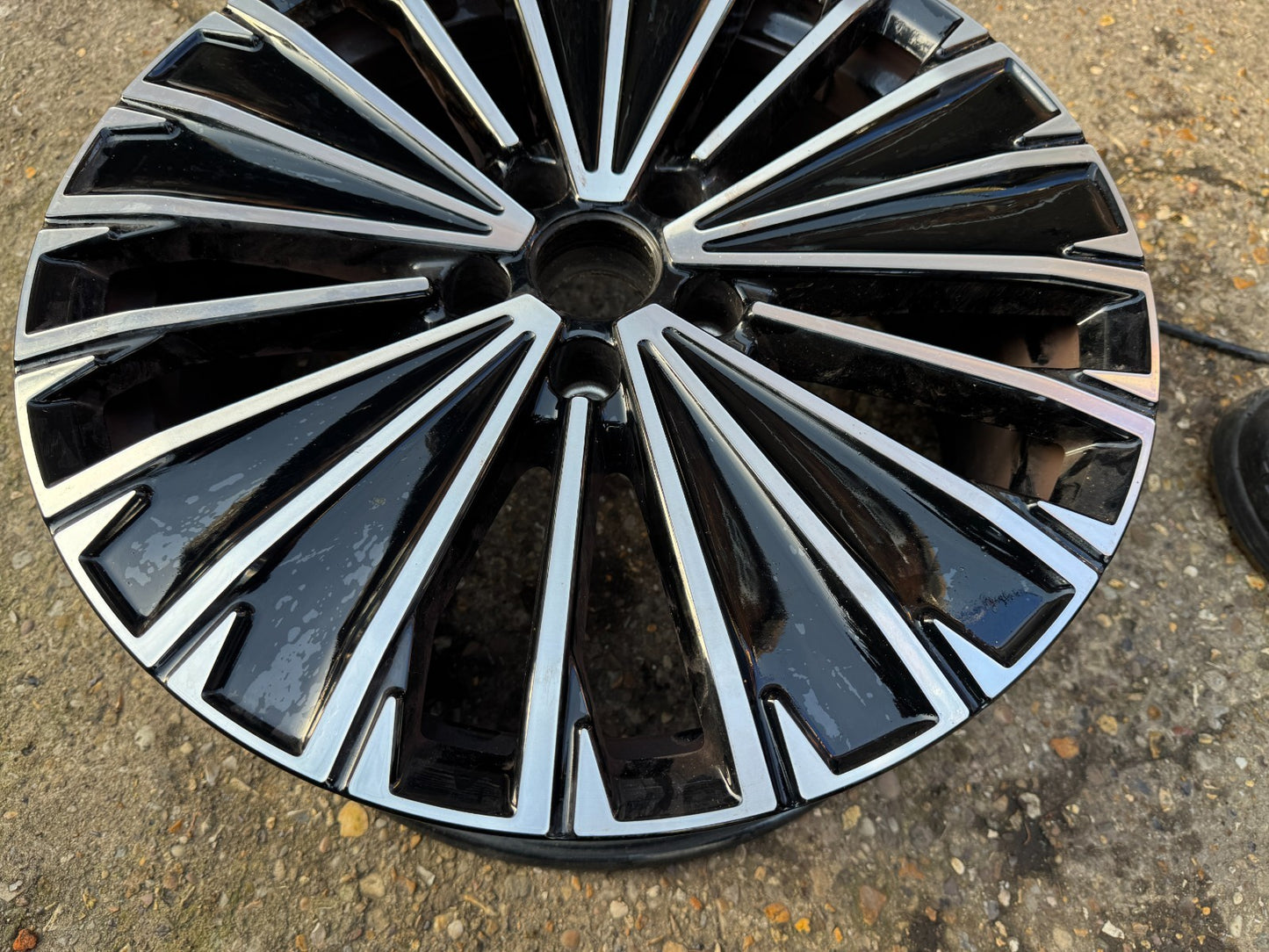 VOLKSWAGEN VW PASSAT 18" ALLOY WHEEL RIM 7.5J NAPOLI ELEGANCE 571601025K GENUINE