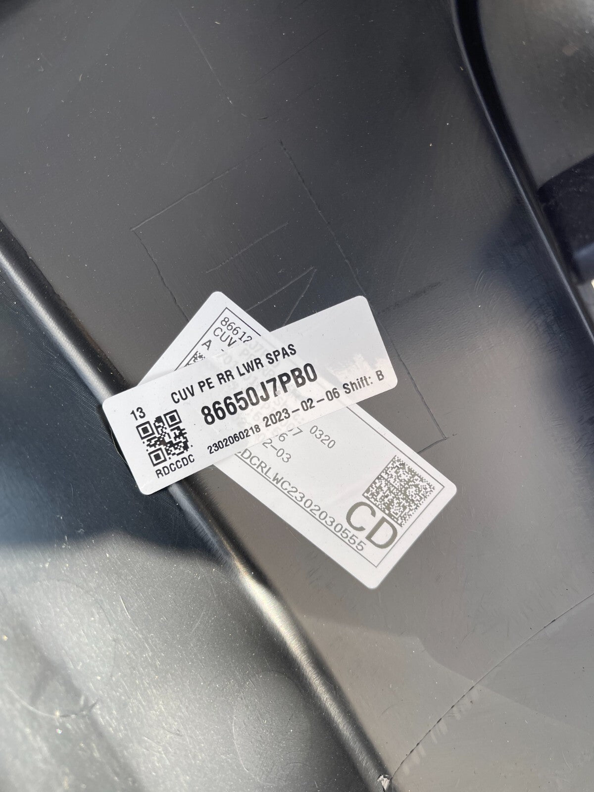 GENUINE KIA XCEED rear diffuser lower bumper 09/19 =  86650J7PB0 scratched