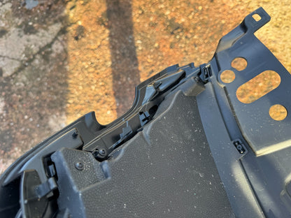 2025 LAND RANGE ROVER VELAR L560 2023-ON FRONT GRILLE N8A2-8200-CB Scratched