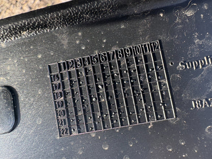 2025 LAND RANGE ROVER VELAR L560 2023-ON FRONT GRILLE N8A2-8200-CB Scratched