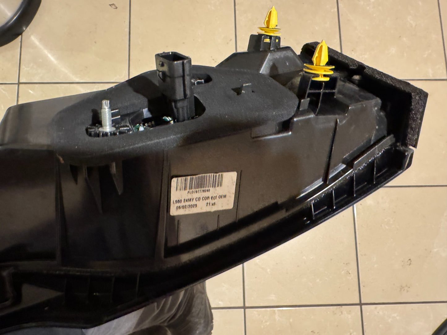 2025 Range Rover Velar Rear Tailgate Boot Light N8A215C436AD L560 Copper Letters