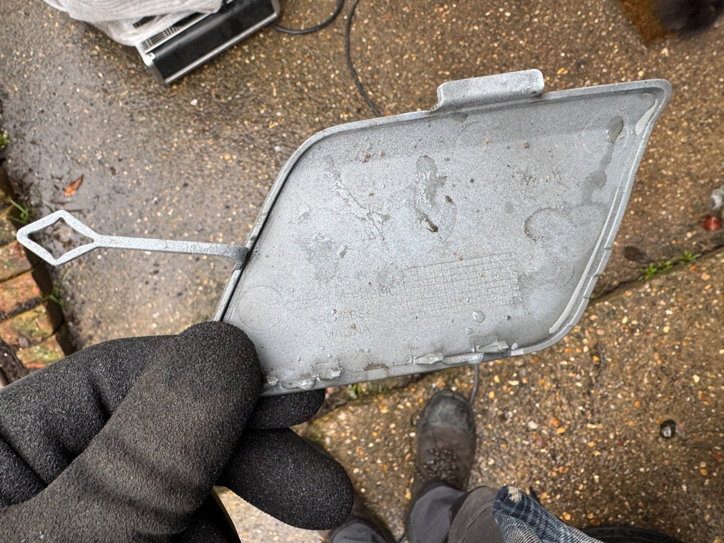 BMW 1 SERIES F40 M SPORT FRONT BUMPER TOW EYE COVER GENUINE 8070931 2019 ON