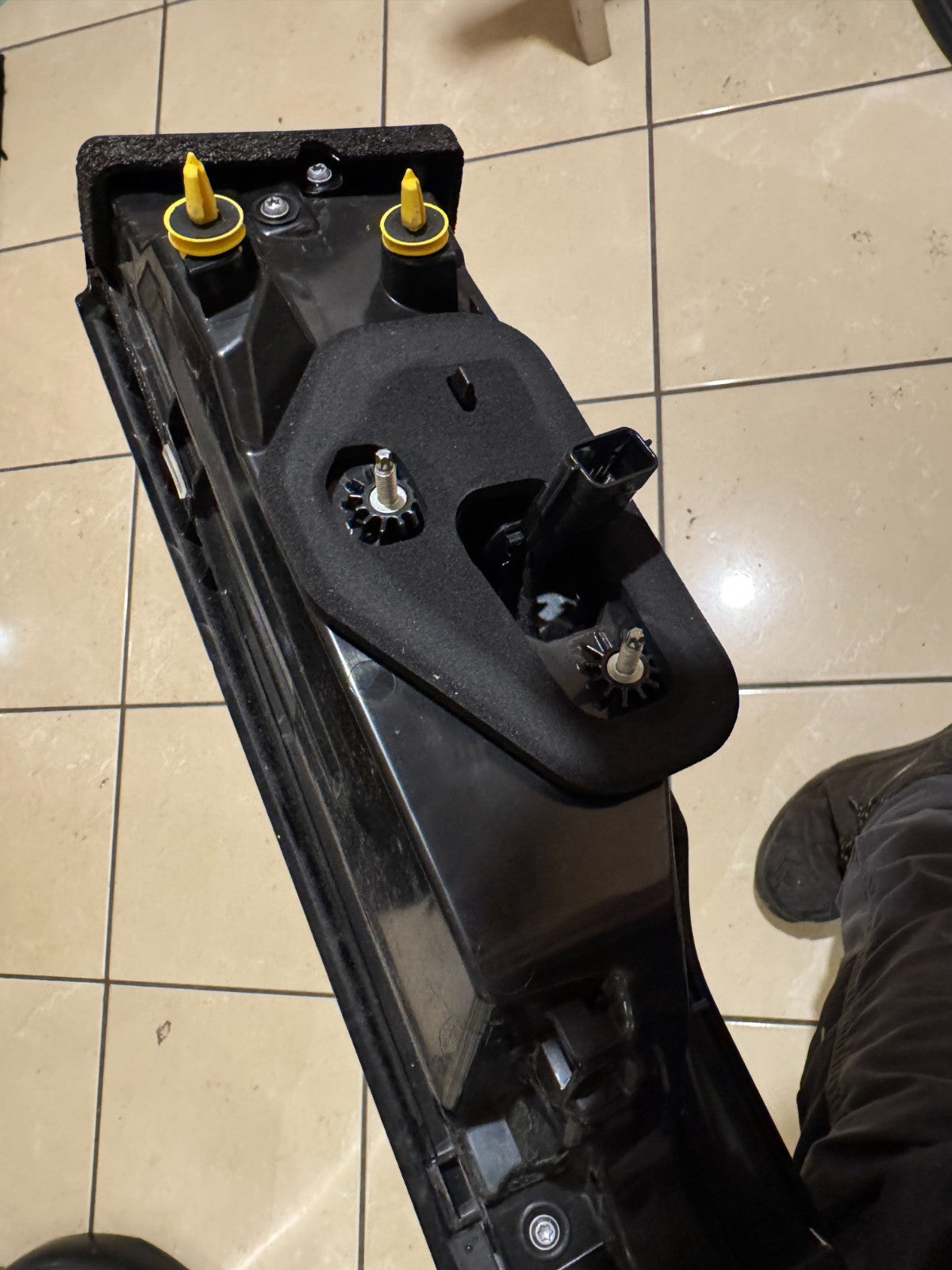 2025 Range Rover Velar Rear Tailgate Boot Light N8A215C436AD L560 Copper Letters