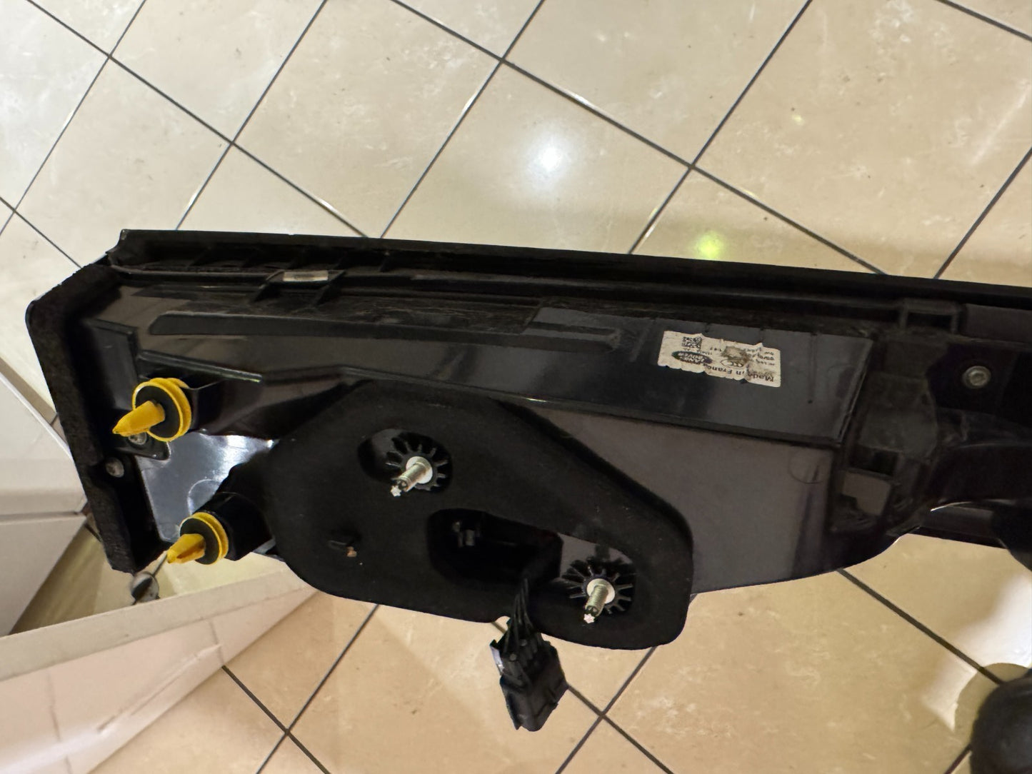 2025 Range Rover Velar Rear Tailgate Boot Light N8A215C436AD L560 Copper Letters