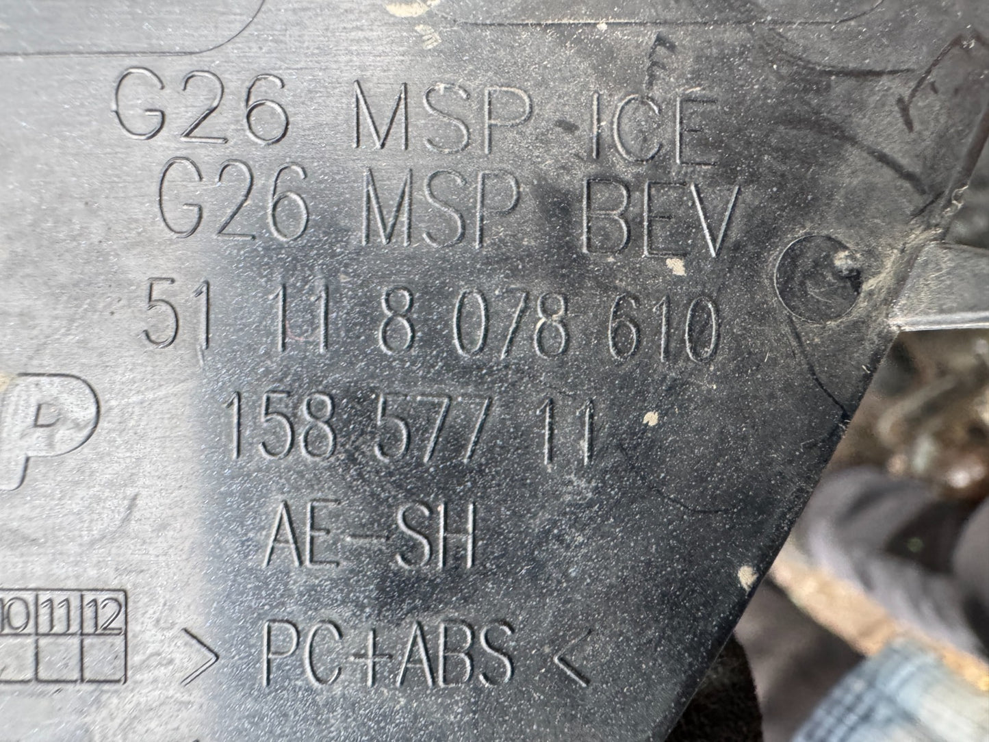 BMW 4 G22 G23 G24 G26 2024 Front tow hook cap cover 8078610