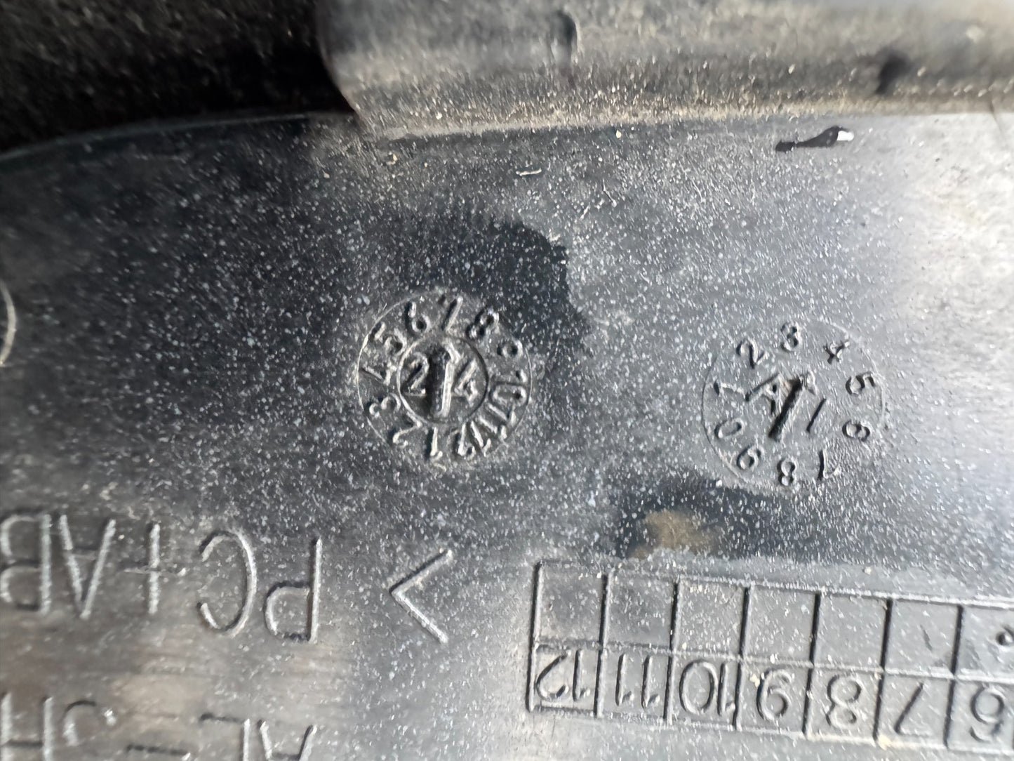 BMW 4 G22 G23 G24 G26 2024 Front tow hook cap cover 8078610