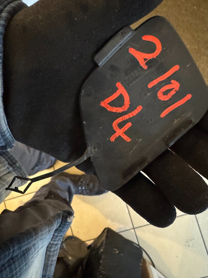 BMW 4 G22 G23 G24 G26 2024 Front tow hook cap cover 8078610