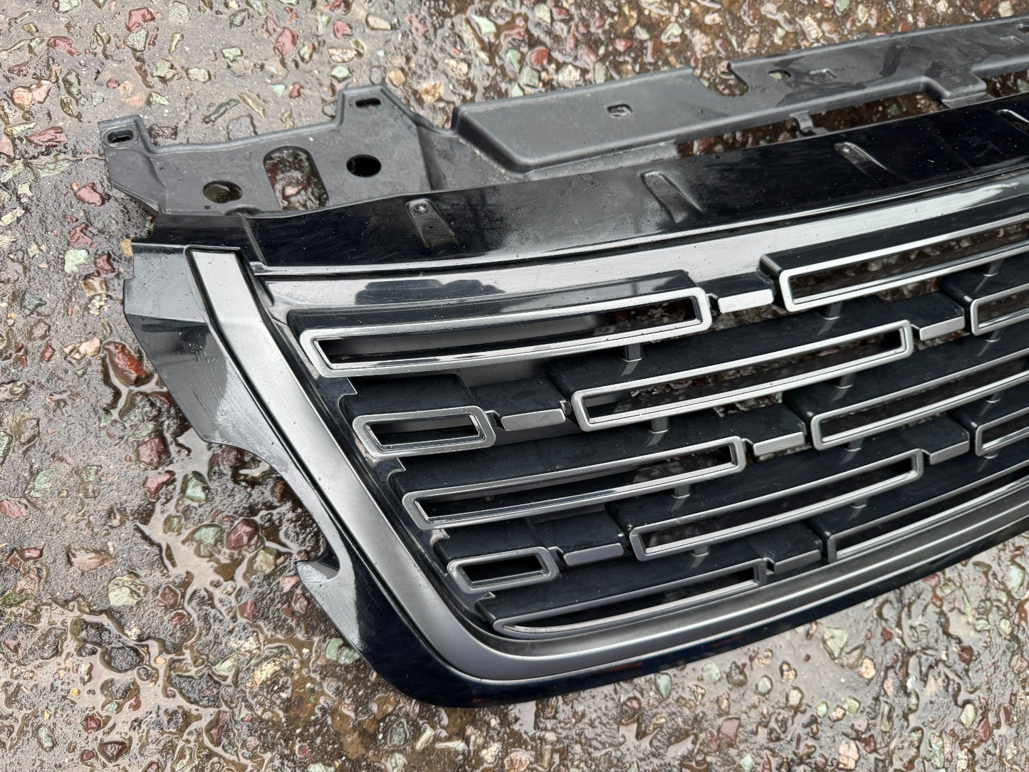 RANGE ROVER VELAR L560 FRONT GRILL 2024 - ON MODELS GENUINE N8A28200BB