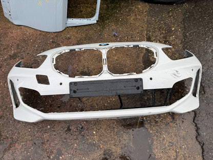 BMW 1 SERIES F40 2023 M-SPORT FRONT BUMPER 8070928 SCRATCHED NEEDS REPAIR
