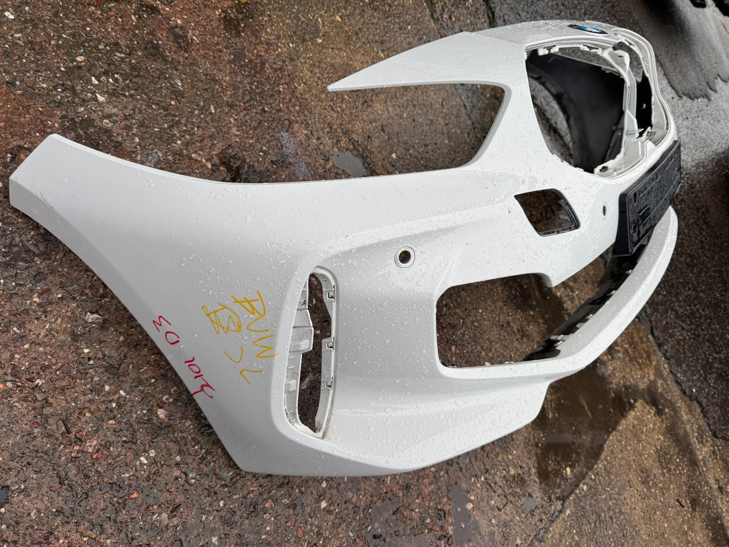 BMW 1 SERIES F40 2023 M-SPORT FRONT BUMPER 8070928 SCRATCHED NEEDS REPAIR