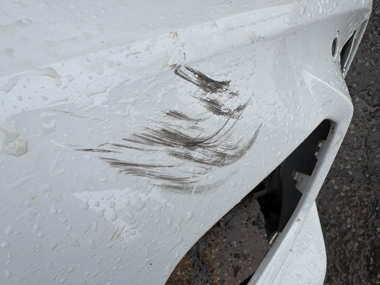 BMW 1 SERIES F40 2023 M-SPORT FRONT BUMPER 8070928 SCRATCHED NEEDS REPAIR