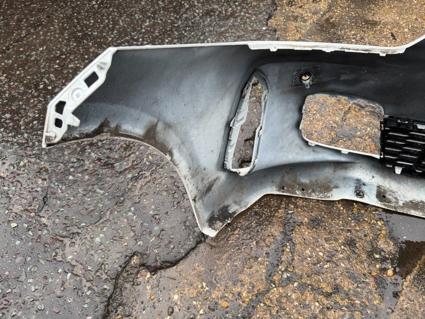 BMW 1 SERIES F40 2023 M-SPORT FRONT BUMPER 8070928 SCRATCHED NEEDS REPAIR
