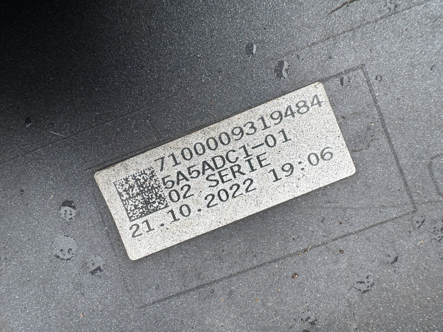 BMW 1 SERIES F40 2023 M-SPORT FRONT BUMPER 8070928 SCRATCHED NEEDS REPAIR