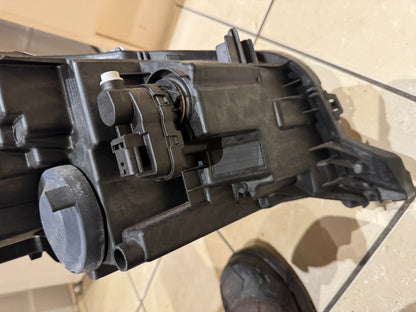 PEUGEOT 208 PASSENGER SIDE LEFT LED HEADLIGHT 9833036280 2022 DAMAGED