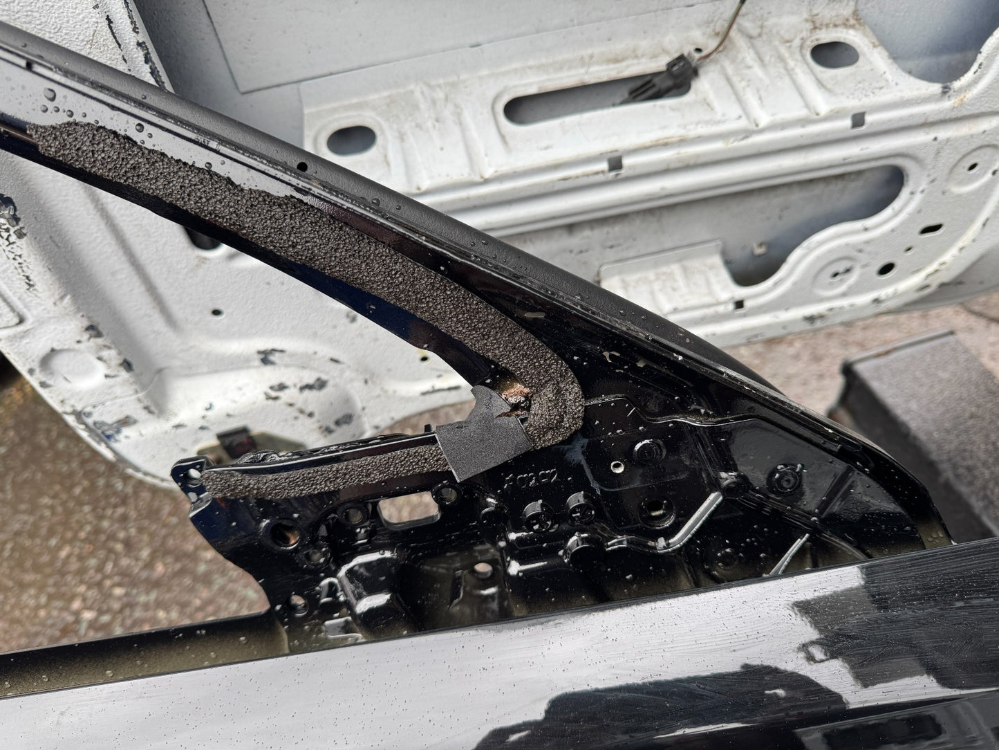 2023-2025 Range Rover Sport L461 Front Right Door Shell OEM M8E2-211B02-AA