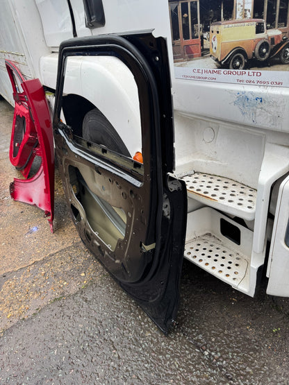 2023-2025 Range Rover Sport L461 Front Right Door Shell OEM M8E2-211B02-AA