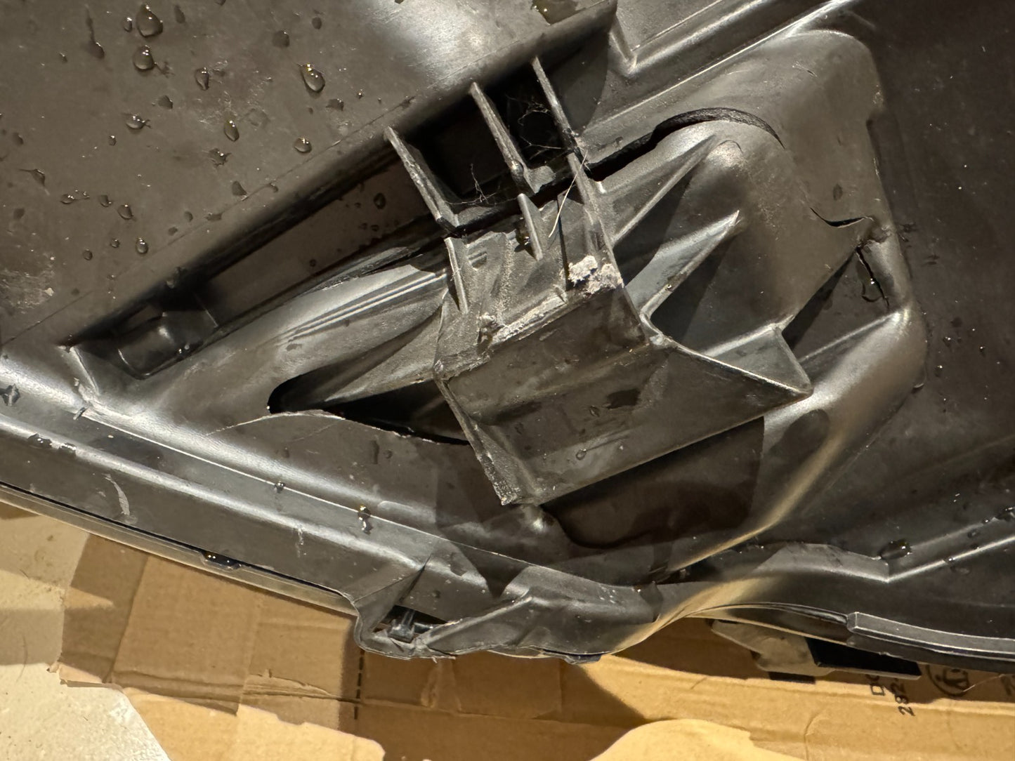 NISSAN QASHQAI (J12) 2021-2024 LED RIGHT HEADLIGHT 100-8D02F DAMAGED