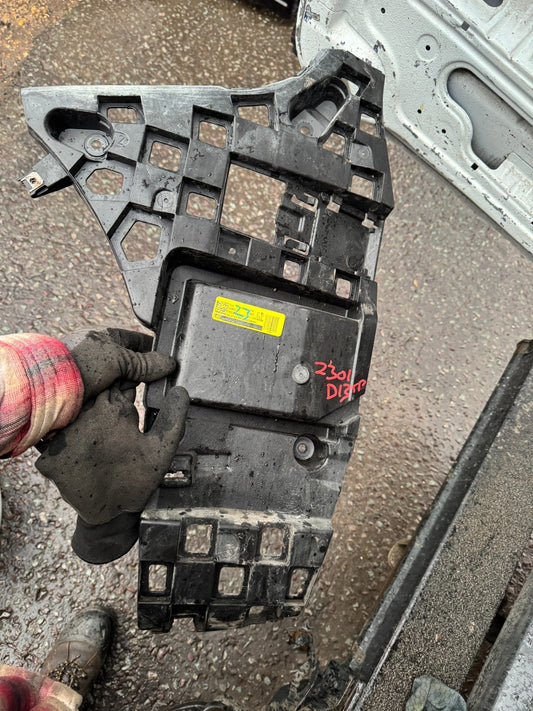 2020 BMW X5 G05 Rear Left Bumper Bracket 7420653 RHD Cracked