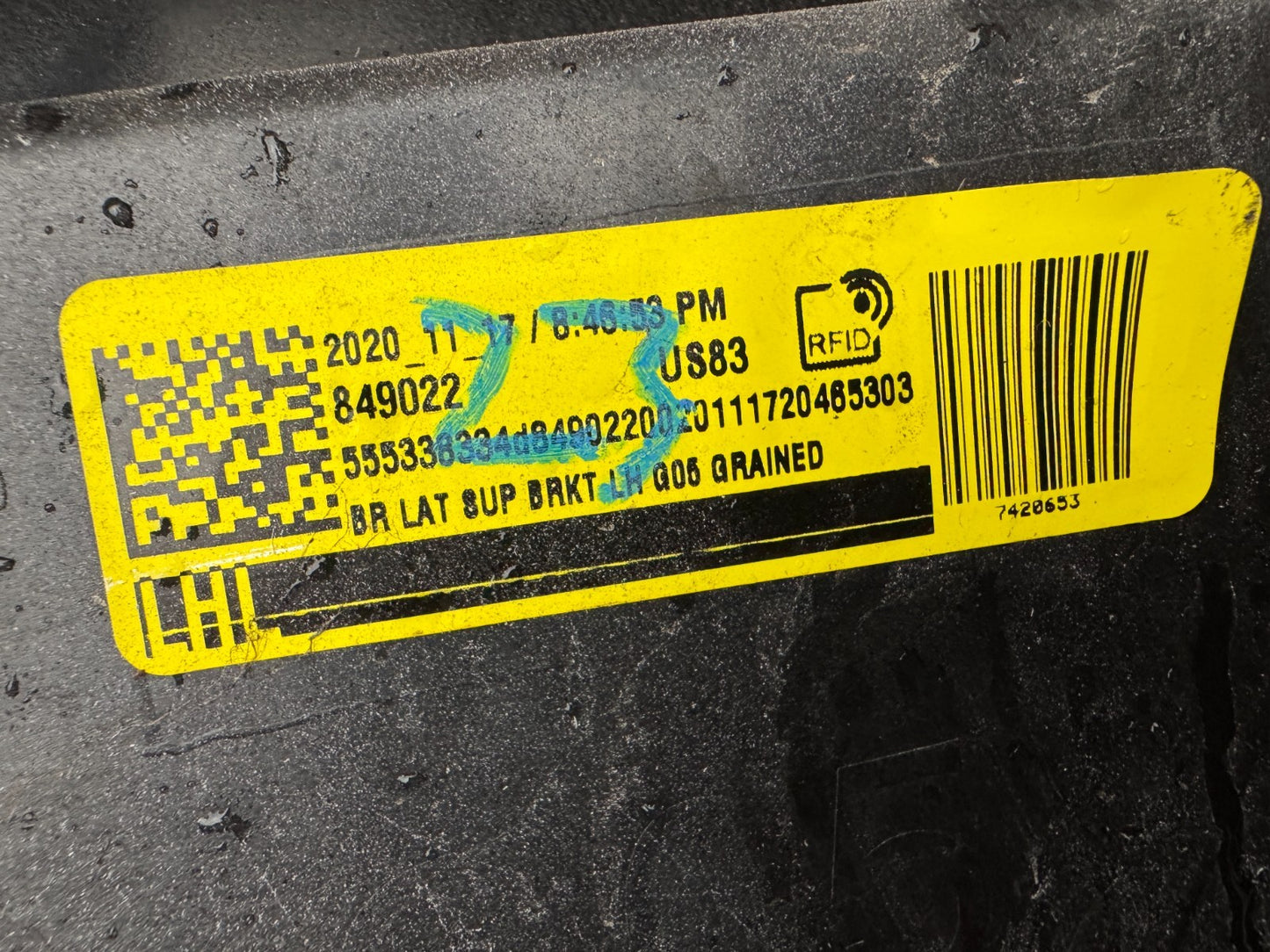 2020 BMW X5 G05 Rear Left Bumper Bracket 7420653 RHD Cracked