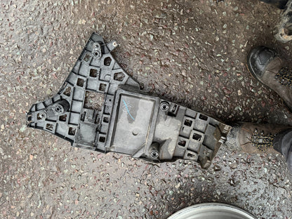2020 BMW X5 G05 Rear Left Bumper Bracket 7420653 RHD Cracked