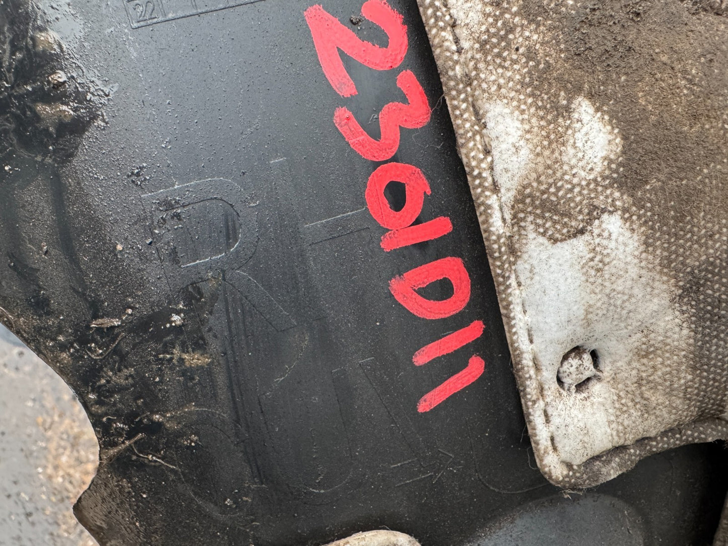 2017-2026 KIA STONIC REAR RIGHT WHEEL ARCH LINER TRIM 86824-H8400 GENUINE