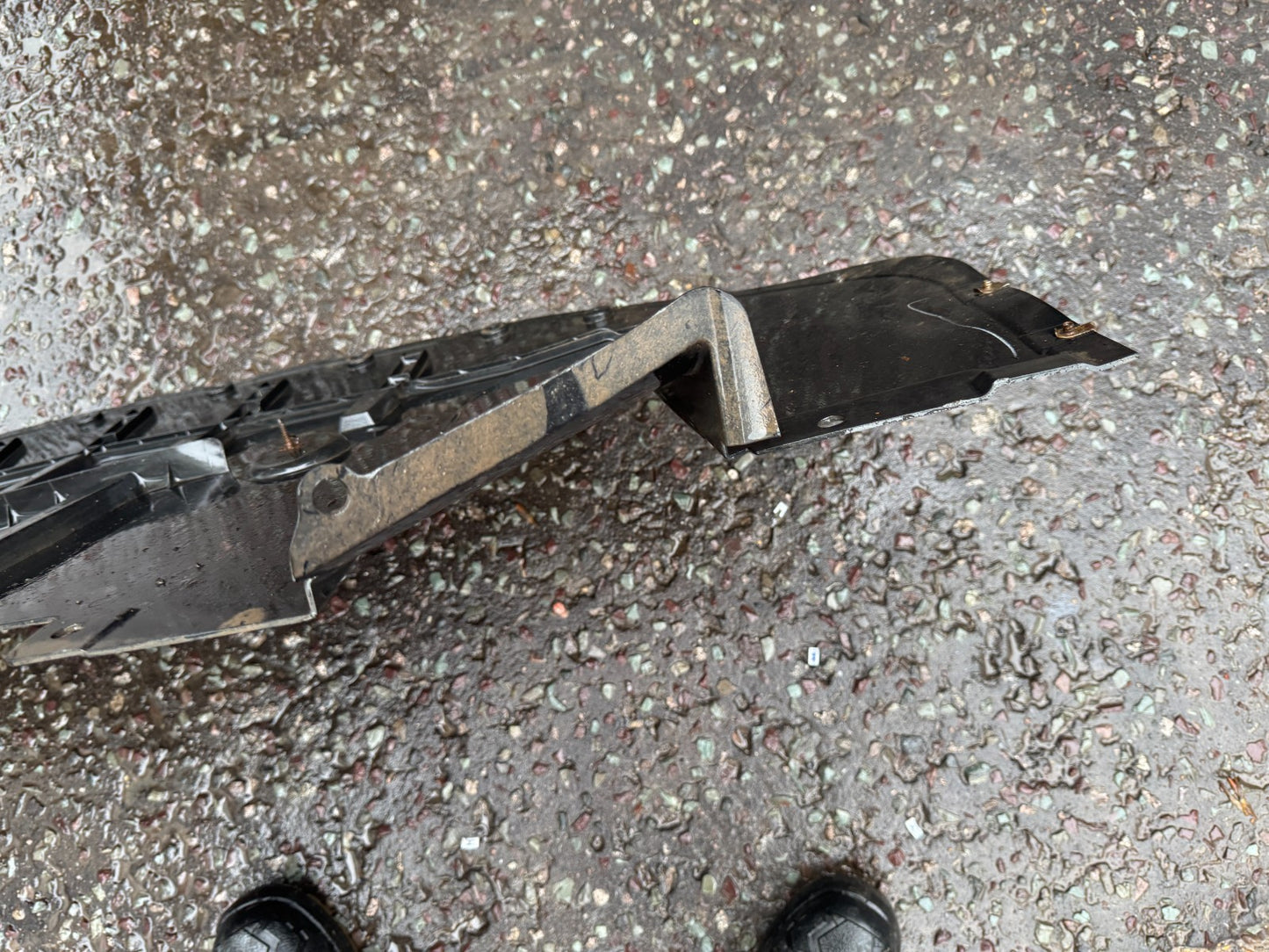 FORD MUSTANG GT Coupe S550 MK6 Front Bumper Underbody Cover FR3B6A975DB