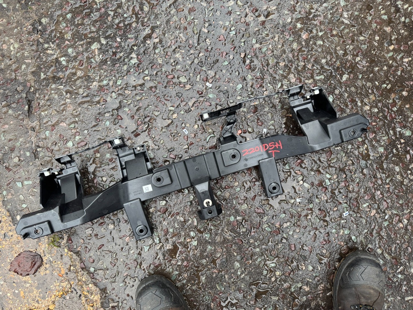 LR RANGE ROVER SPORT L461 Rear Center Lower Bracket LR168993 N9X217E800AB