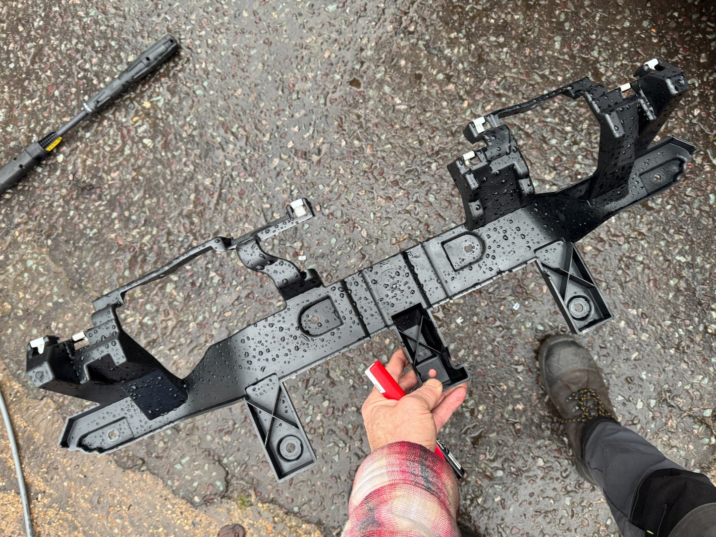 LR RANGE ROVER SPORT L461 Rear Center Lower Bracket LR168993 N9X217E800AB