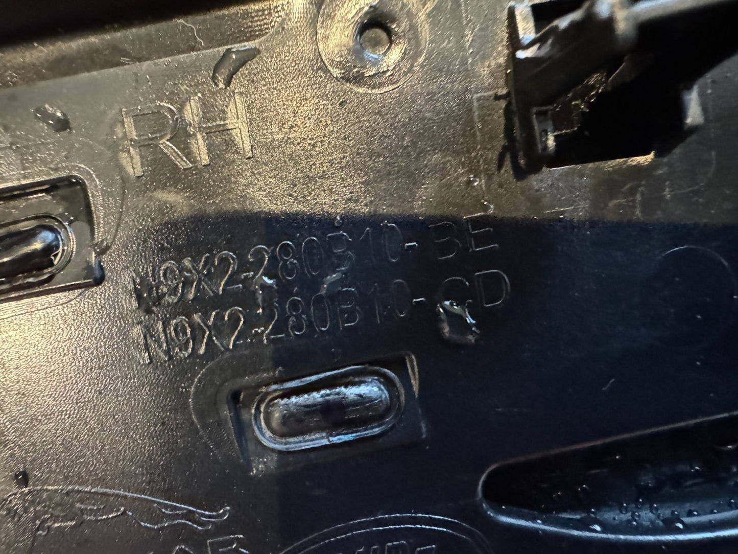 LAND ROVER RANGE ROVER SPORT L461 Front Right Fender Molding N9X2-280B10-BF