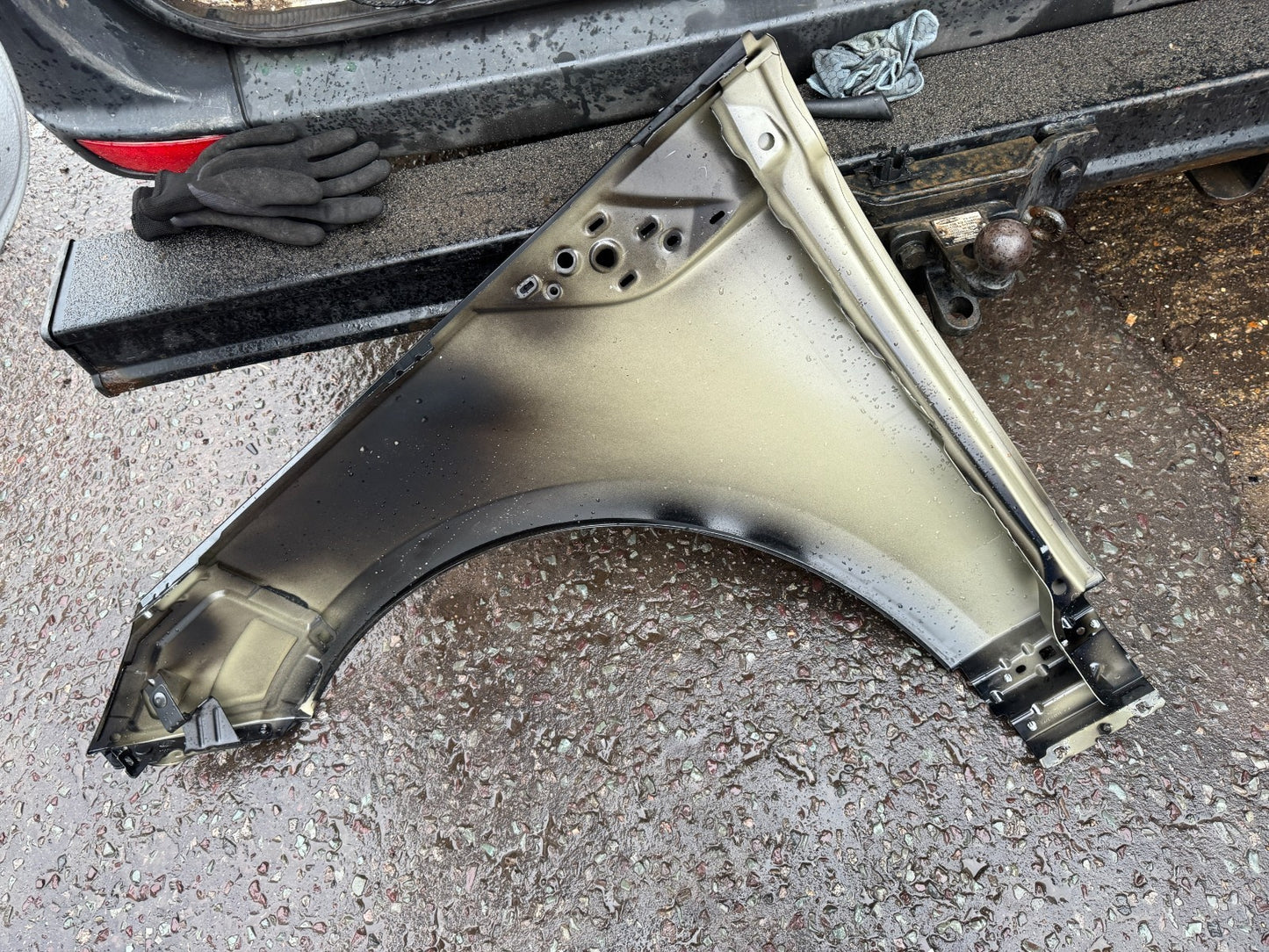 2023 onwards range rover sport l461 front right wing fender n9x216015a scratched
