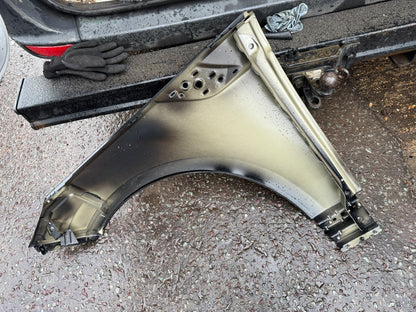 2023 onwards range rover sport l461 front right wing fender n9x216015a scratched