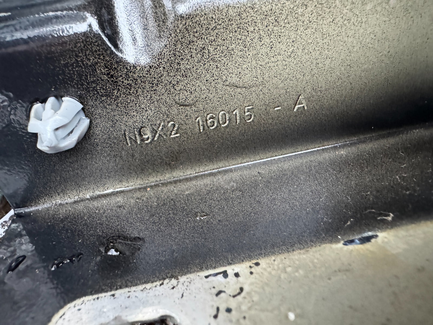 2023 onwards range rover sport l461 front right wing fender n9x216015a scratched