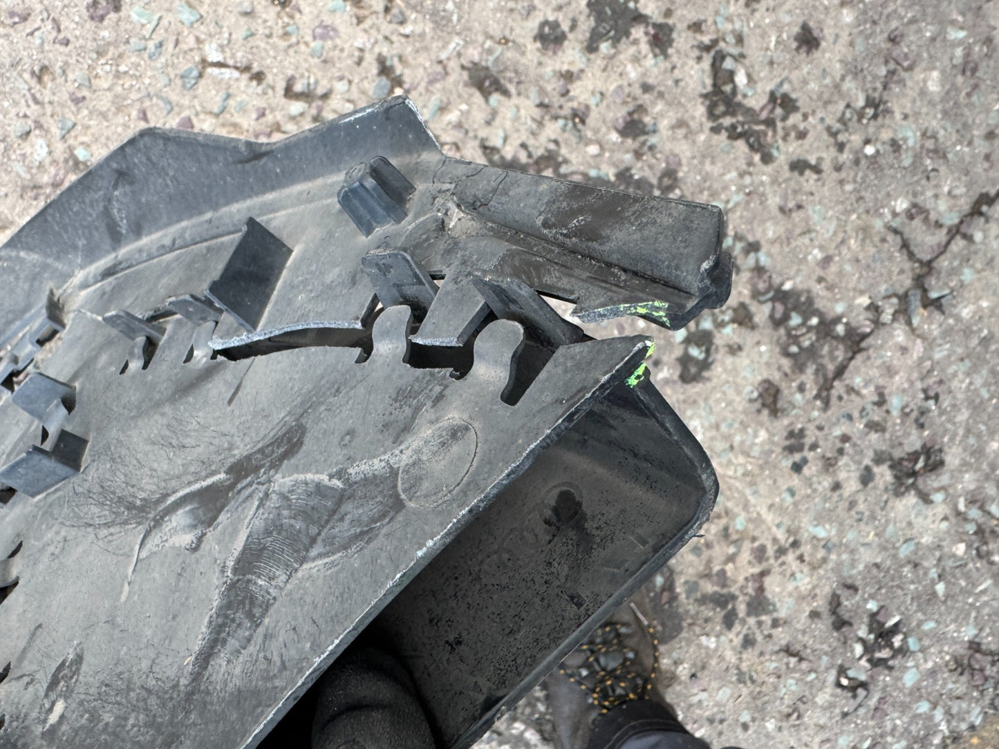 AUDI A3 8Y FRONT BUMPER SPOILER IN BLACK 8Y0807233A 2020 21 22 23 DAMAGED