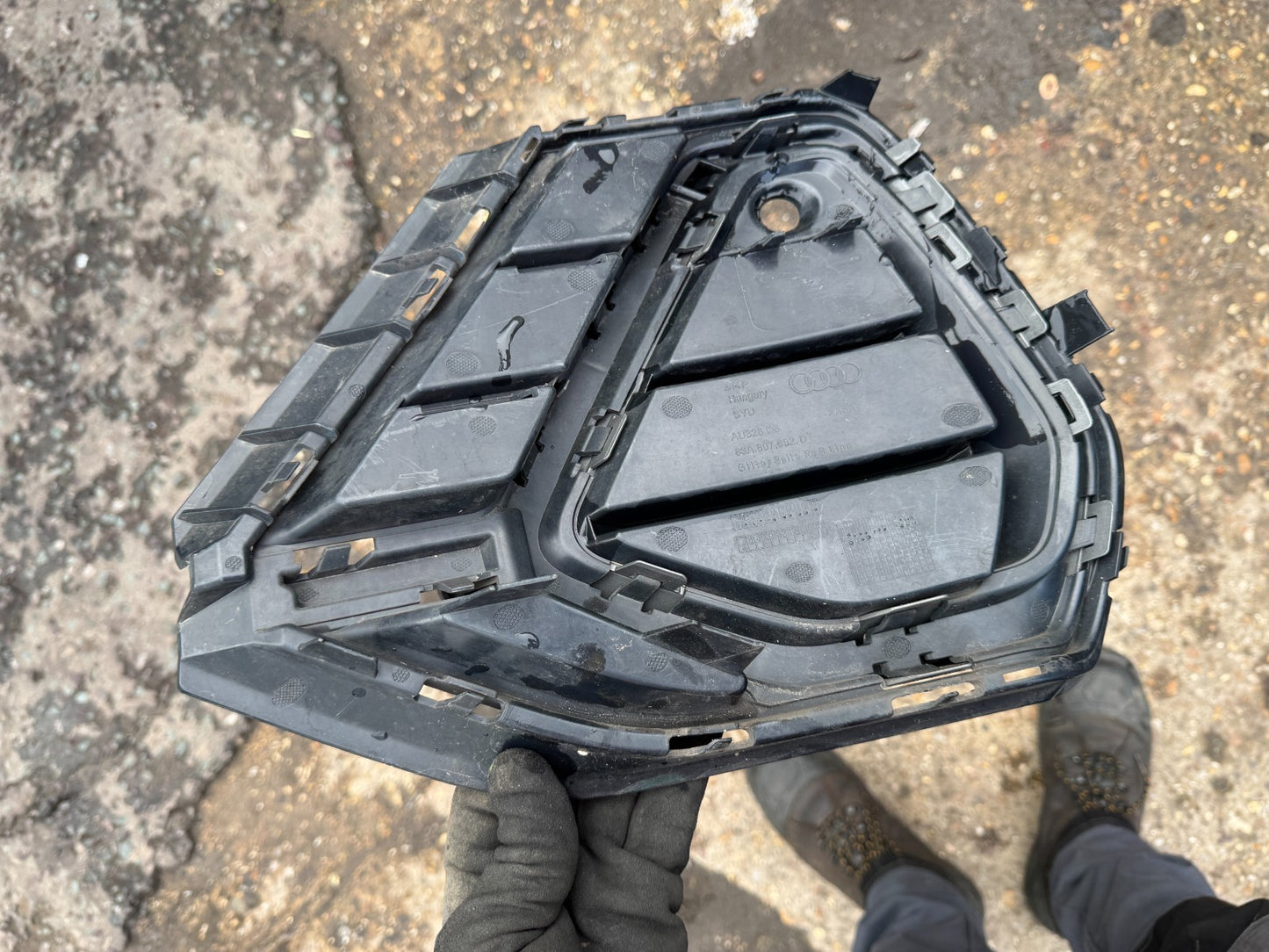 AUDI Q3 S-LINE 2018-23 RIGHT FRONT GRILLE 83A807682D GENUINE