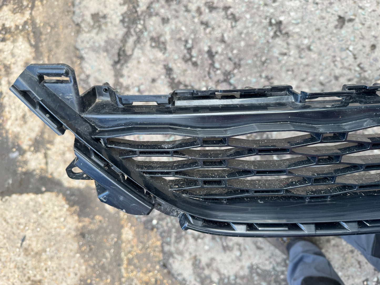 N9X2-17F791-B Range Rover Sport front lower grille 2022-on genuine