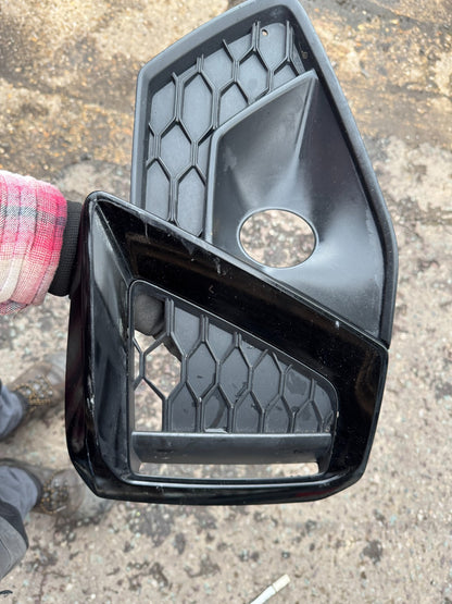 Audi A4 B9 S Line Front Right Side Grill 2019 ON 8W0807682AM Genuine