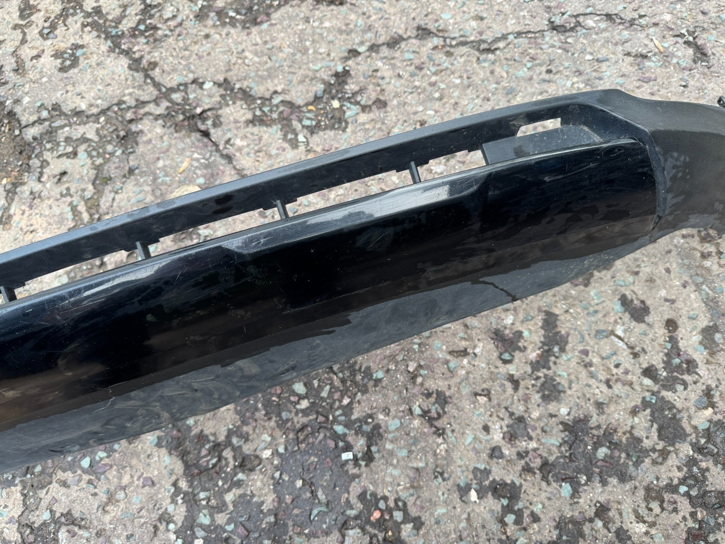 VOLVO XC40 2018-2022 FRONT BUMPER LOWER SECTION GENUINE 31449340 Damaged