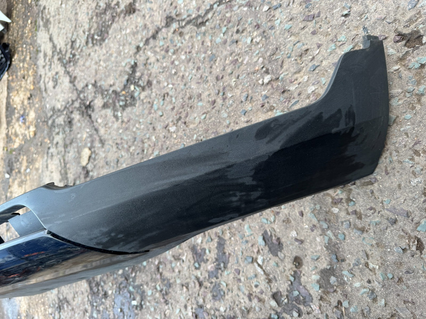 VOLVO XC40 2018-2022 FRONT BUMPER LOWER SECTION GENUINE 31449340 Damaged