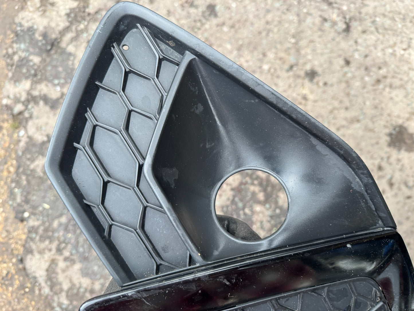 Audi A4 B9 S Line Front Right Side Grill 2019 ON 8W0807682AM Genuine