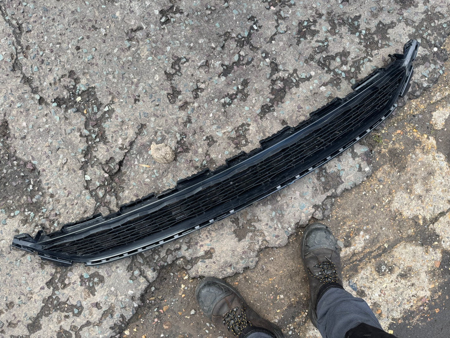 N9X2-17F791-B Range Rover Sport front lower grille 2022-on genuine