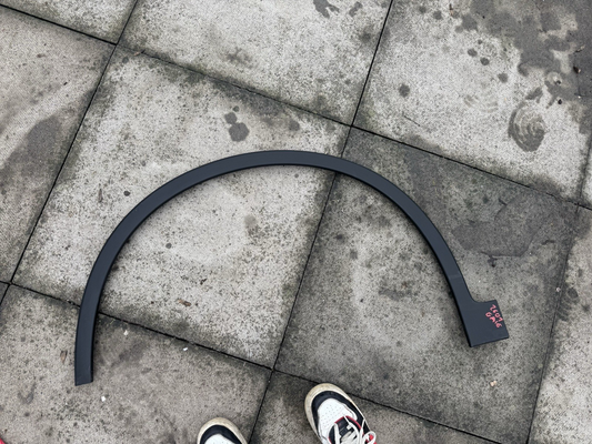 2021-2025 POLESTAR 2 WHEEL ARCH MOULDING TRIM SPAT LEFT SIDE FRONT 32216407