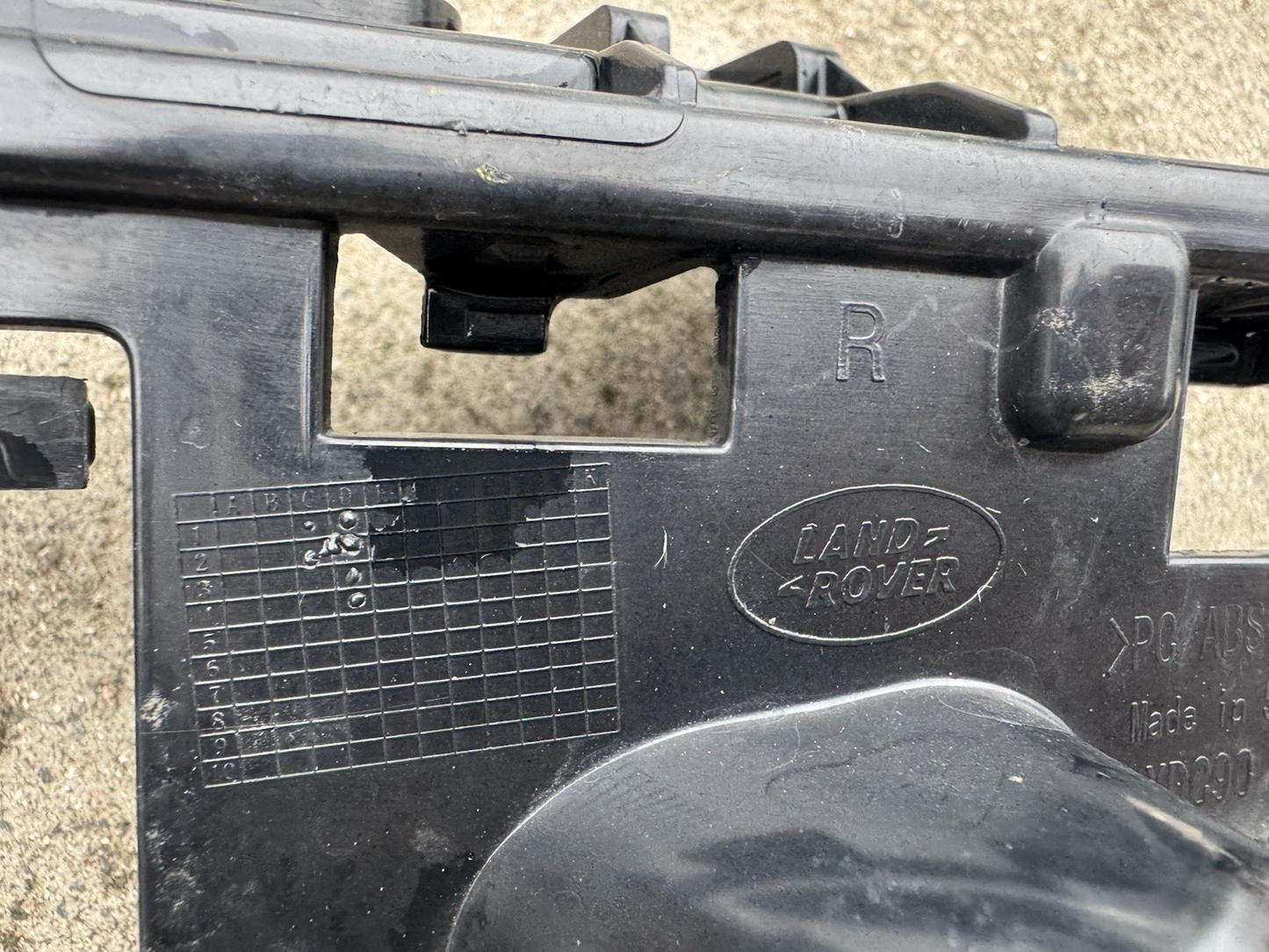 LAND ROVER DEFENDER L663 Rear Right Bumper Bracket L8B2-17A881-A 2023