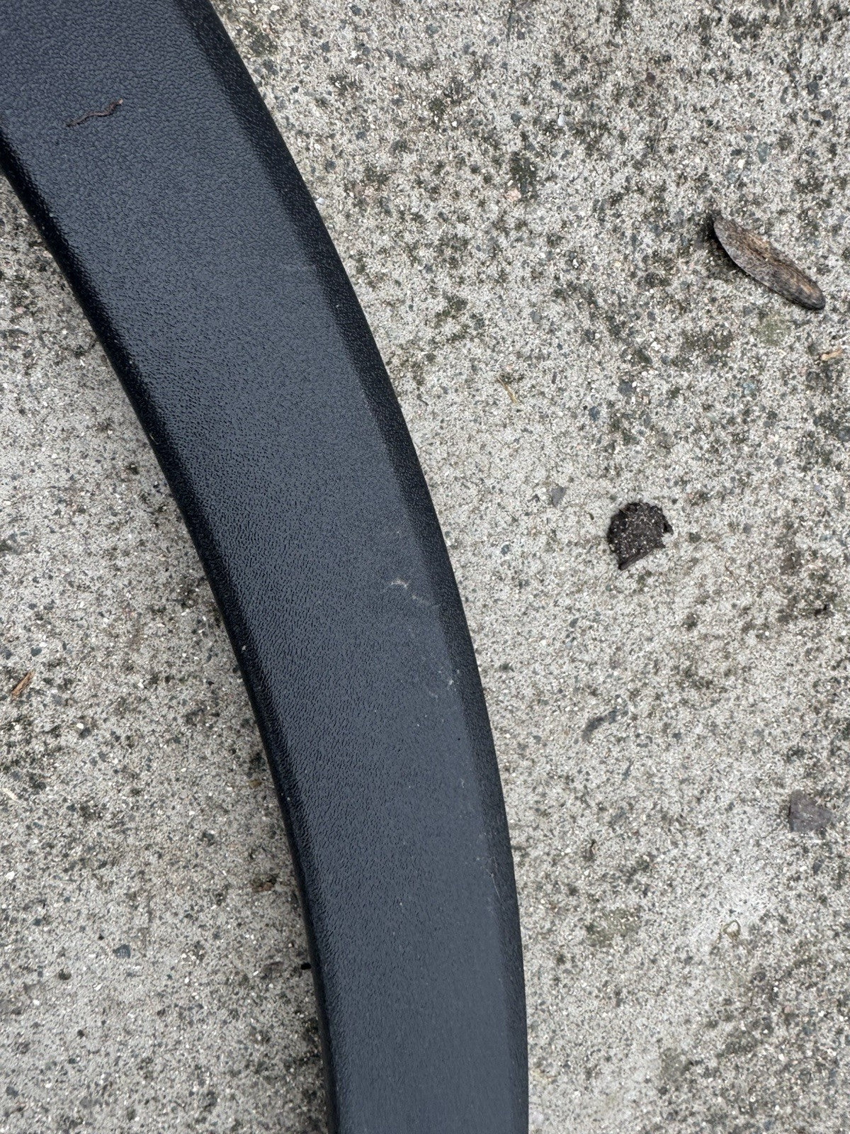 2021-2025 POLESTAR 2 WHEEL ARCH MOULDING TRIM SPAT LEFT SIDE FRONT 32216407