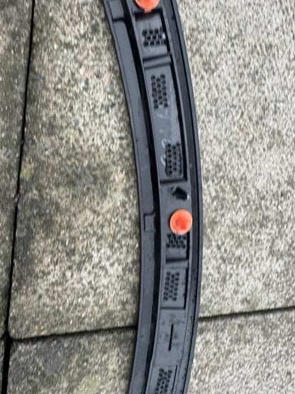 2021-2025 POLESTAR 2 WHEEL ARCH MOULDING TRIM SPAT LEFT SIDE FRONT 32216407