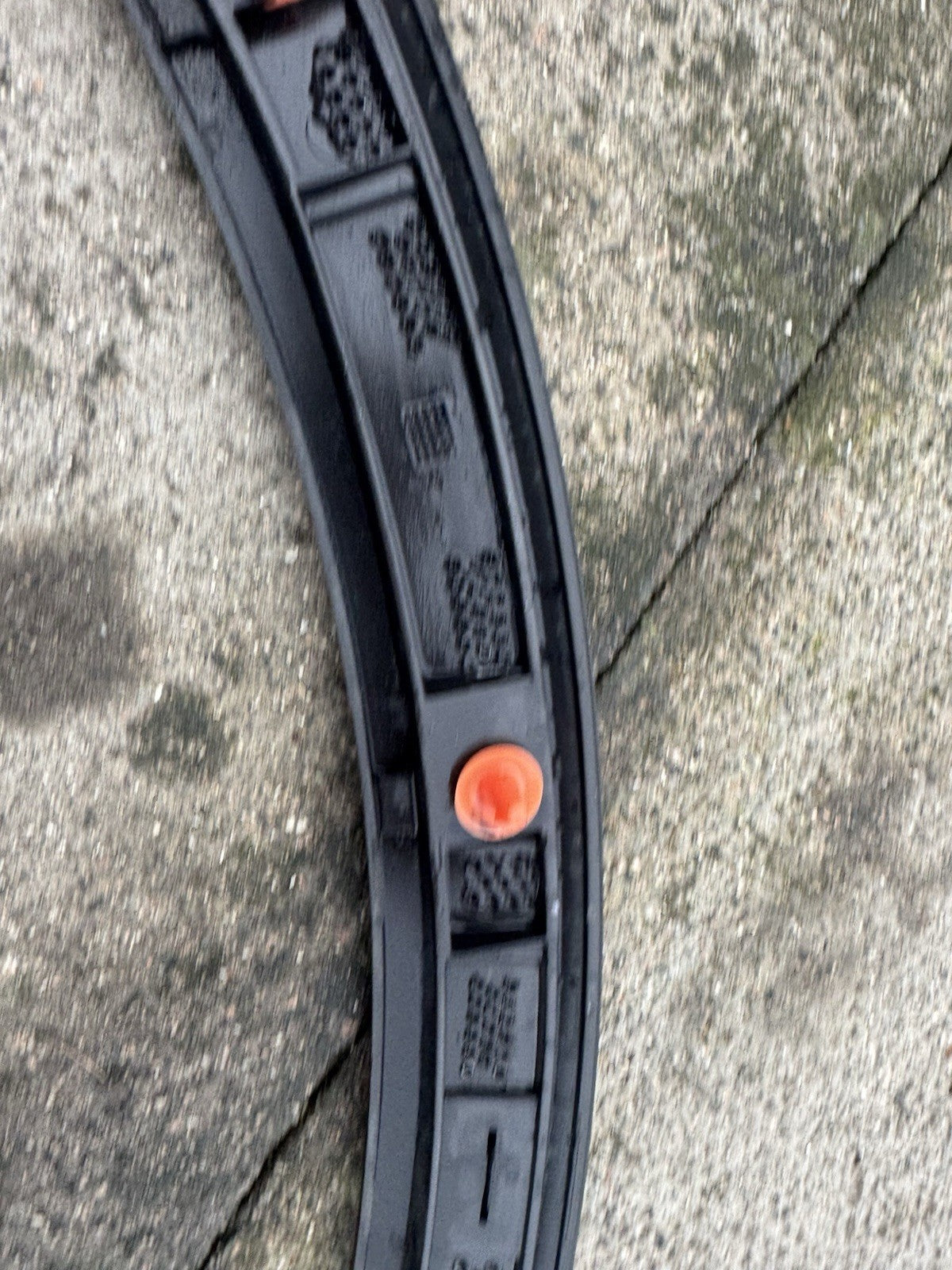 2021-2025 POLESTAR 2 WHEEL ARCH MOULDING TRIM SPAT LEFT SIDE FRONT 32216407