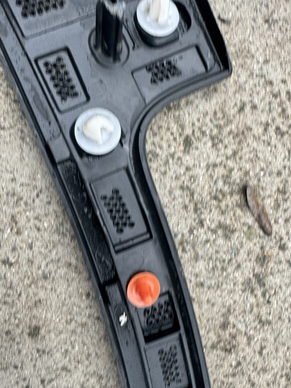 2021-2025 POLESTAR 2 WHEEL ARCH MOULDING TRIM SPAT LEFT SIDE FRONT 32216407