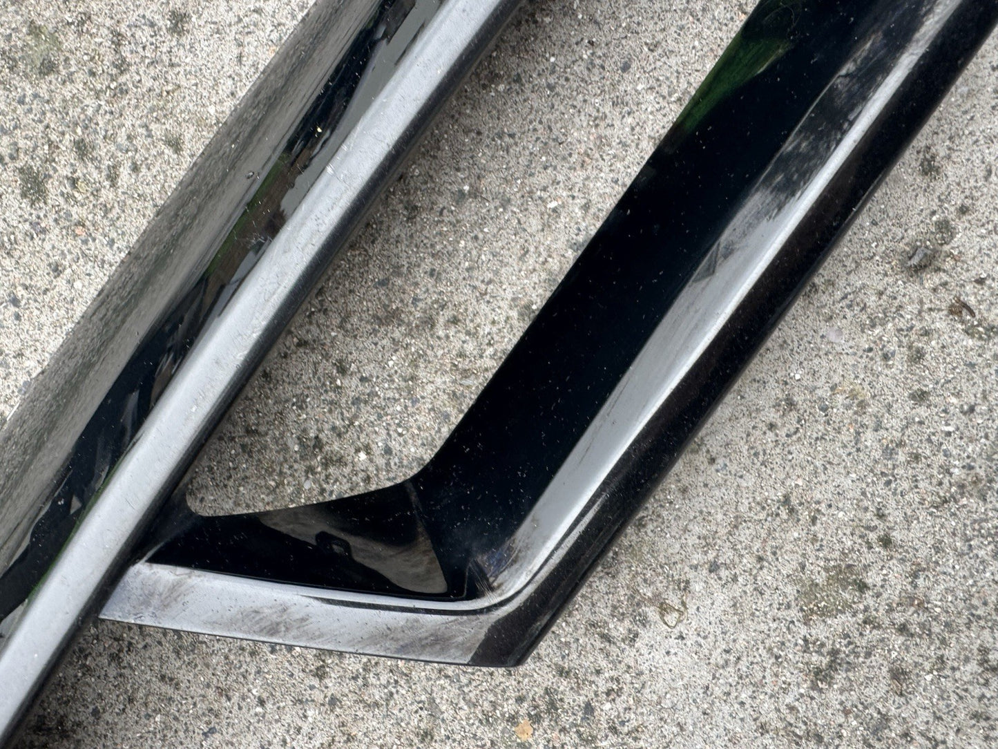 BMW G11 G12 BUMPER GRILLE STRIP LEFT M CHROME 5118079585 2017-23